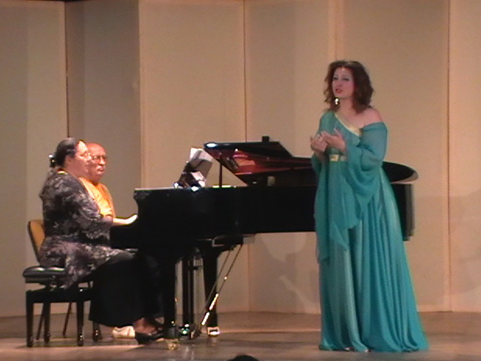 Concertmuzica clasica: cu Inna Oncescu (pian) si soprana Alexandra Tărniceru